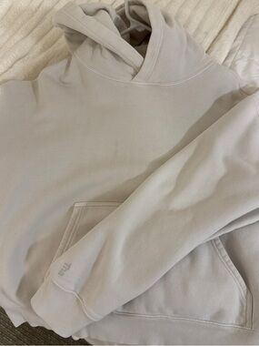 Aritzia TNA Cozy Fleece Perfect Fit 2XL in Off-White, stain above pocket